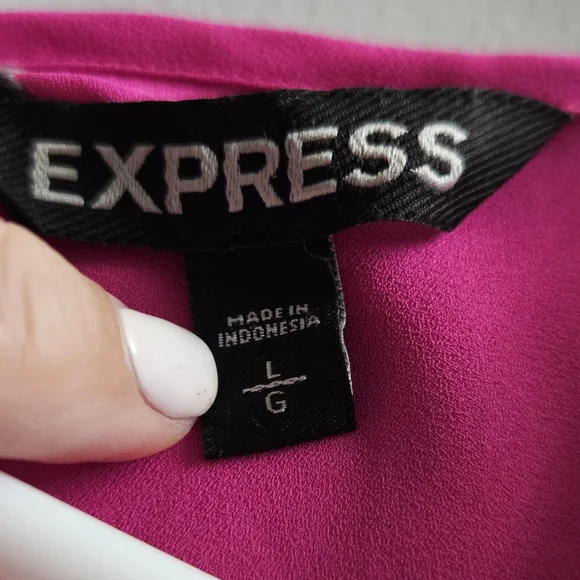 Express Open Back Sleeveless Blouse - Picture 3 of 3